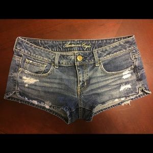 American Eagle Distressed Short Shorts Size 6